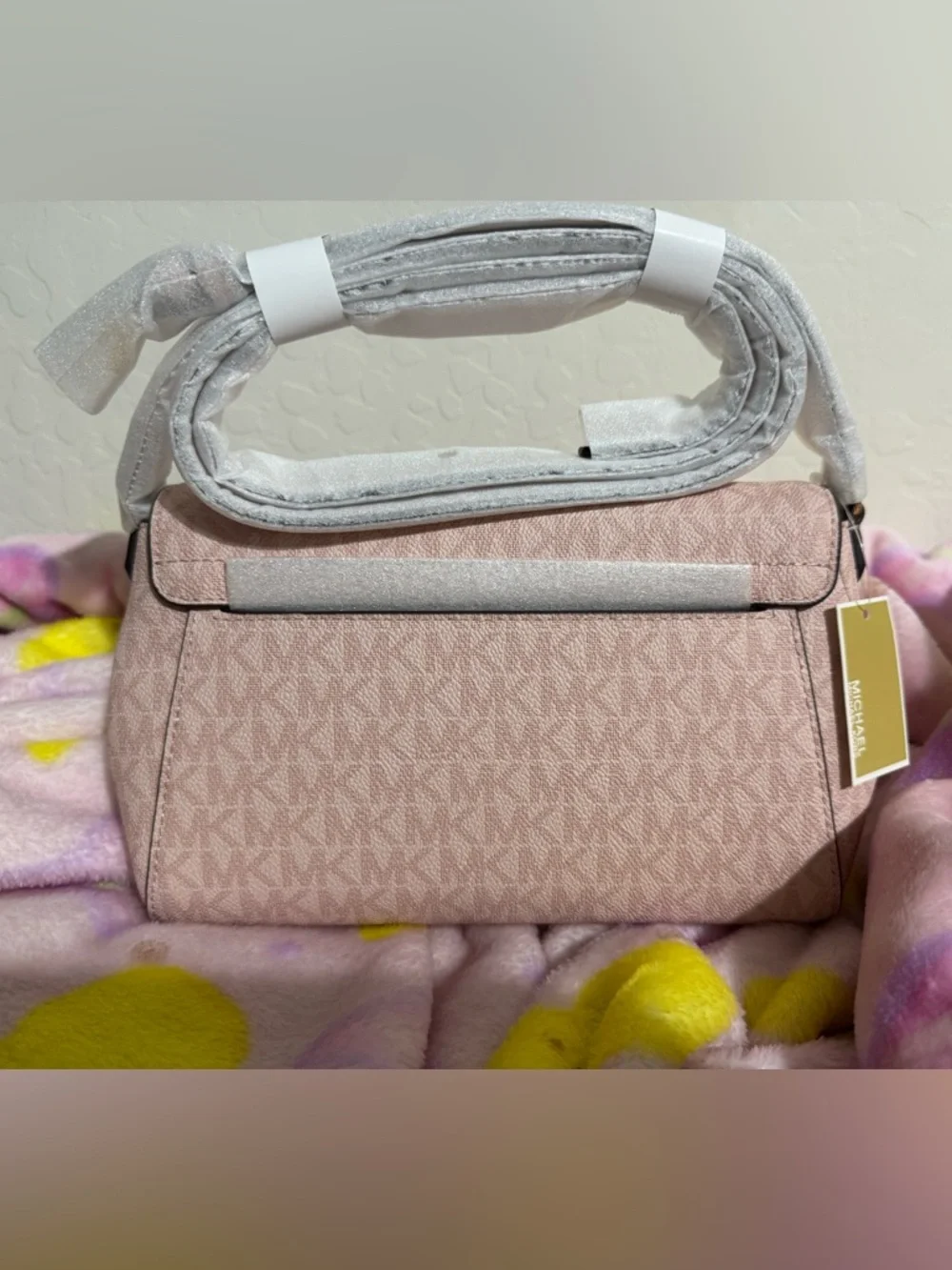 Michael Kors Blush Pink Signature Crossbody Bag - Picture 2 of 3